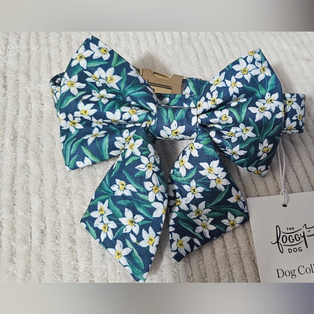 The Foggy Dog Green Floral Lady Bow Dog Collar (M)